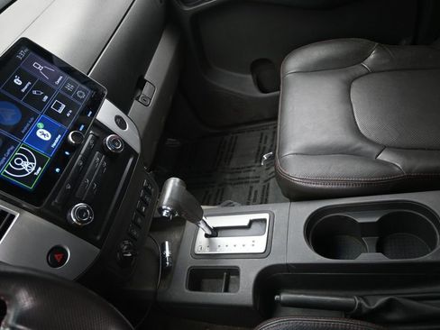Used 2011 Nissan Frontier PRO-4X w/ Pro-4x Luxury Pkg AWD/4WD image 13