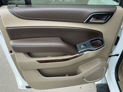 Used 2018 Chevrolet Suburban LT w/ LT Signature Package image 19