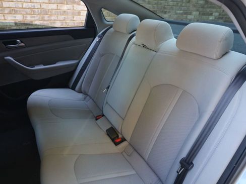 Used 2015 Hyundai Sonata SE w/ Option Group 09 image 19