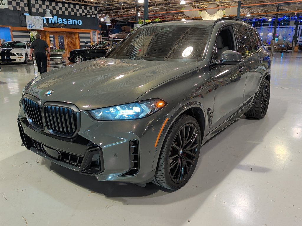 Certified 2024 BMW X5 xDrive40i w/ M Sport Package AWD/4WD image 2