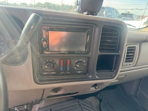 Used 2005 GMC Sierra 1500 SLE w/ Light Duty Power Package image 13