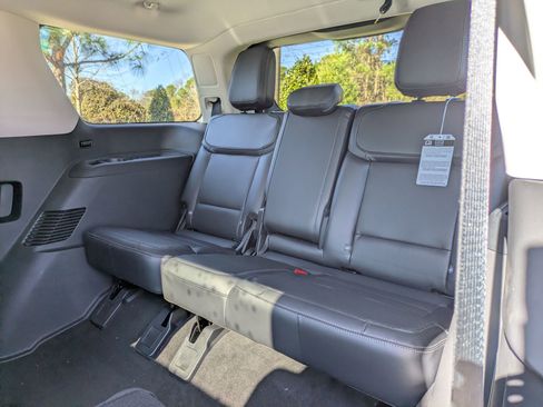 New 2025 Ford Expedition Platinum w/ Driver's Package image 26