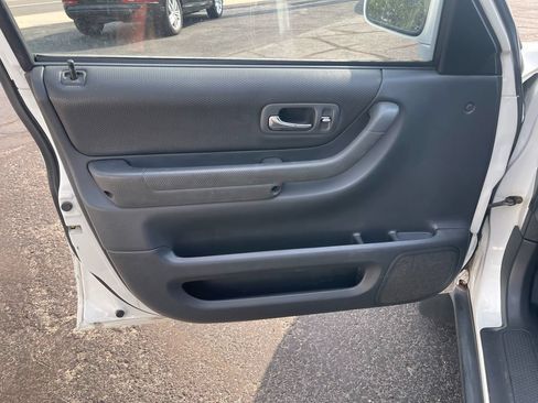 Used 1999 Honda CR-V EX image 19