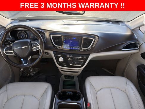 Used 2017 Chrysler Pacifica Touring-L w/ 13 Speaker Alpine Sound Group image 38