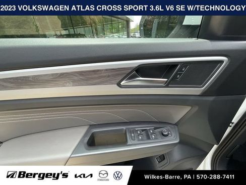 Used 2023 Volkswagen Atlas Cross Sport SE w/ Black Wheel Package AWD/4WD image 5