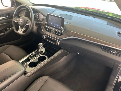 Certified 2023 Nissan Altima 2.5 SV FWD image 19