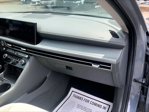 Used 2025 Hyundai Sonata SE FWD image 18