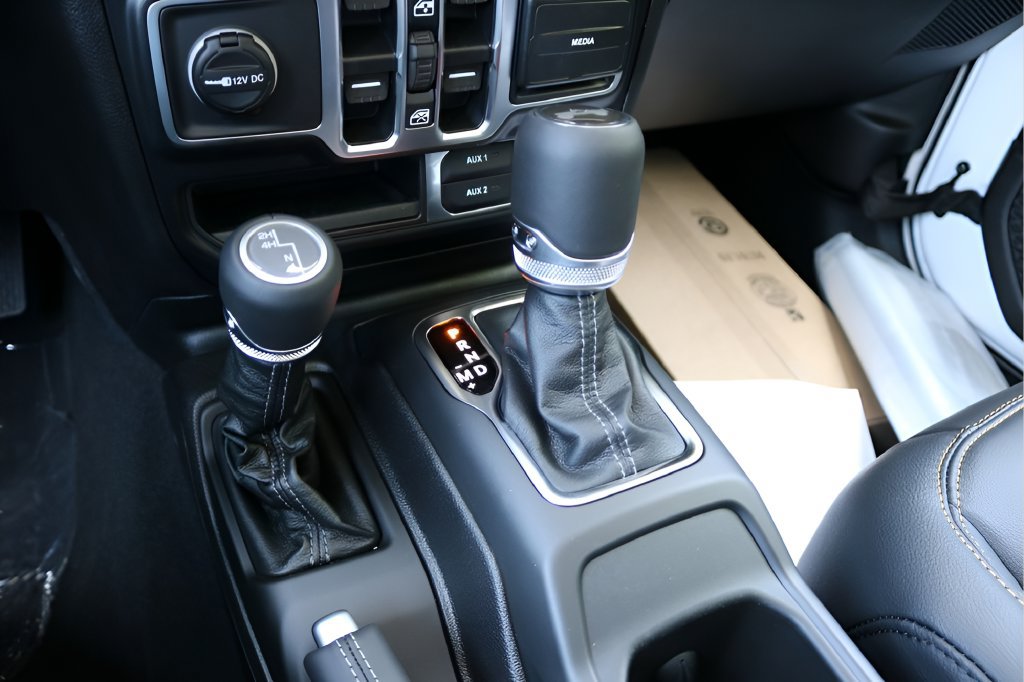 New 2026 Jeep Wrangler Unlimited Sahara AWD/4WD image 26