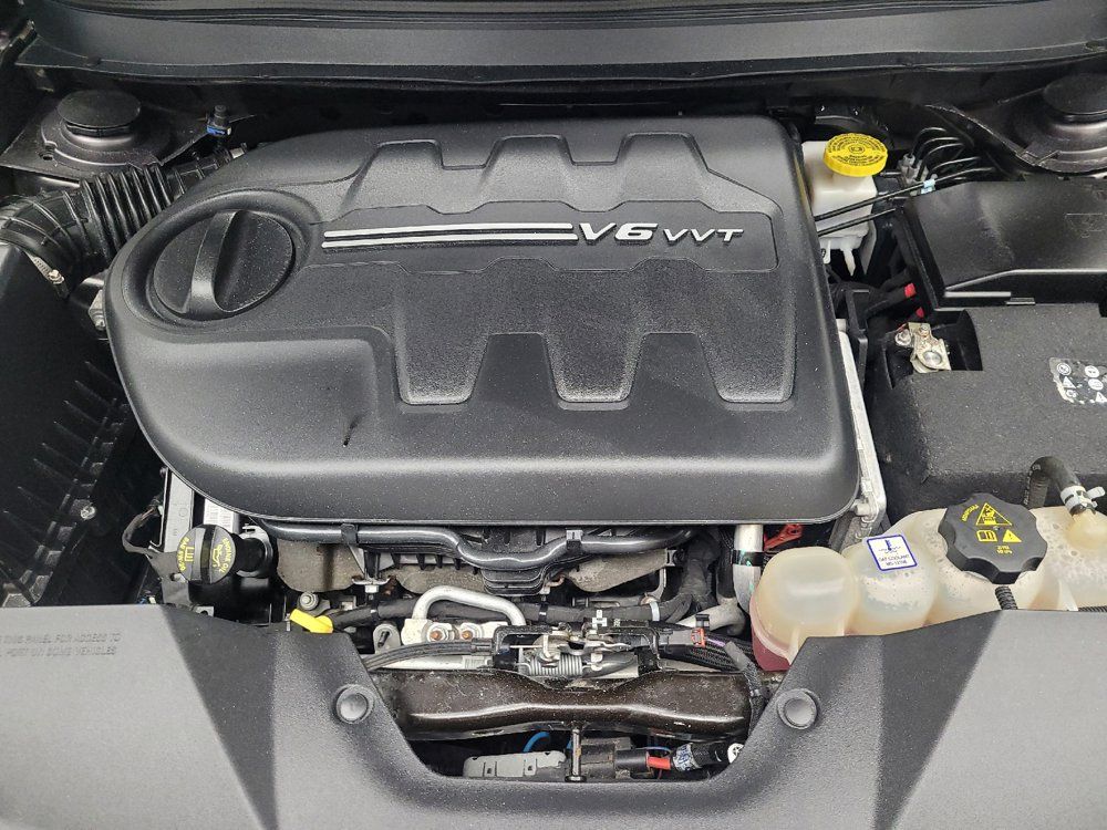 Used 2019 Jeep Cherokee Trailhawk AWD/4WD image 30