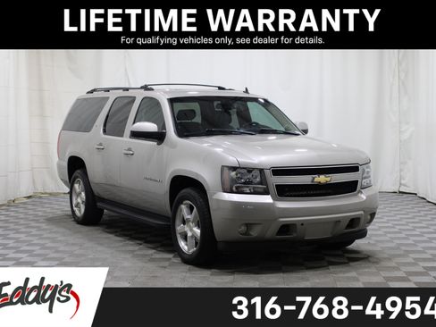 Used 2007 Chevrolet Suburban LT w/ LT Preferred Equipment Group image 1