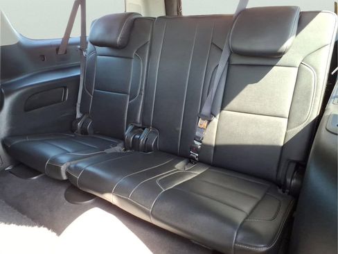 Used 2020 Chevrolet Suburban LT AWD/4WD image 12