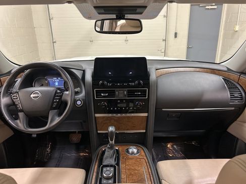 Used 2022 Nissan Armada SL w/ Captain's Chairs Package image 18
