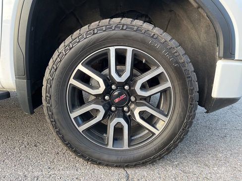 Used 2022 GMC Sierra 1500 AT4 w/ AT4 Premium Package image 16