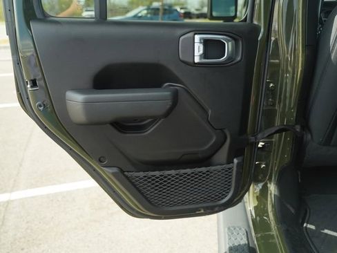 Used 2022 Jeep Wrangler Unlimited Sport AWD/4WD image 16