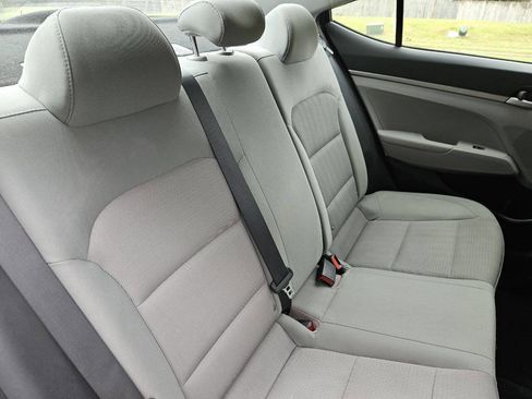 Used 2017 Hyundai Elantra SE FWD image 15
