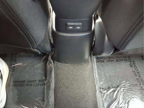 Certified 2025 Nissan Kicks Play S image 14