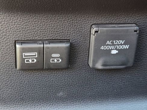 Used 2023 Toyota Tundra Platinum AWD/4WD image 39
