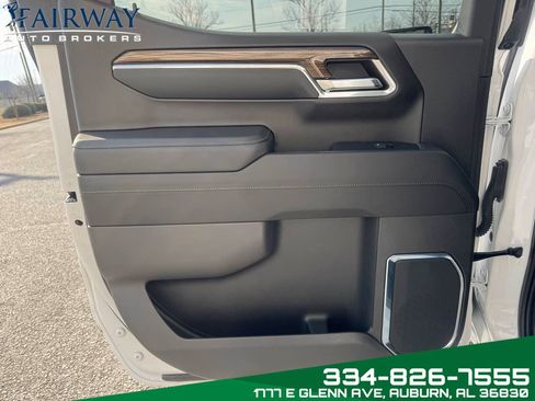 Used 2024 Chevrolet Silverado 1500 LT Trail Boss w/ Convenience Package II image 28