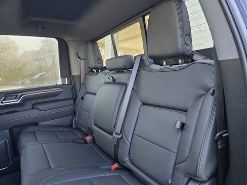 New 2025 GMC Sierra 2500 Denali w/ Denali Reserve Package image 17