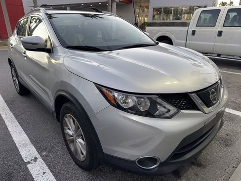 Used 2018 Nissan Rogue Sport SV w/ SV All-Weather Package image 2