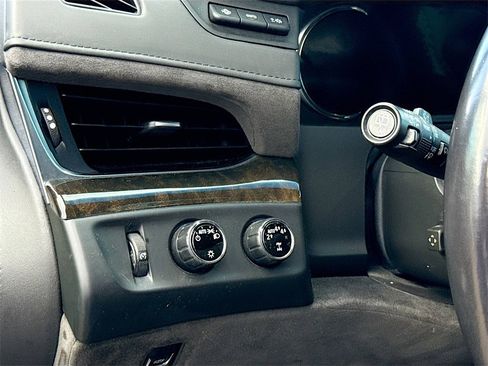 Used 2019 Cadillac Escalade ESV Platinum image 11