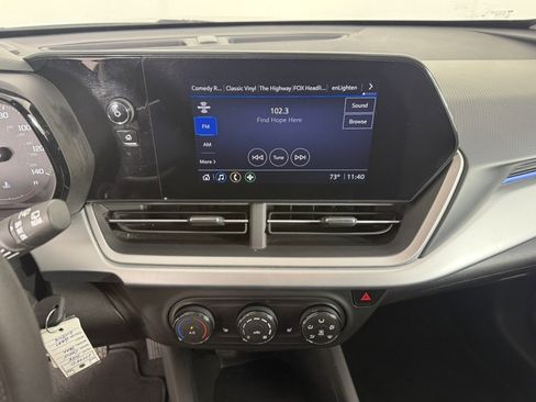 Used 2024 Chevrolet Trax LS w/ LS Convenience Package FWD image 18