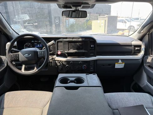 Used 2023 Ford F250 XLT w/ FX4 Off-Road Package AWD/4WD image 10