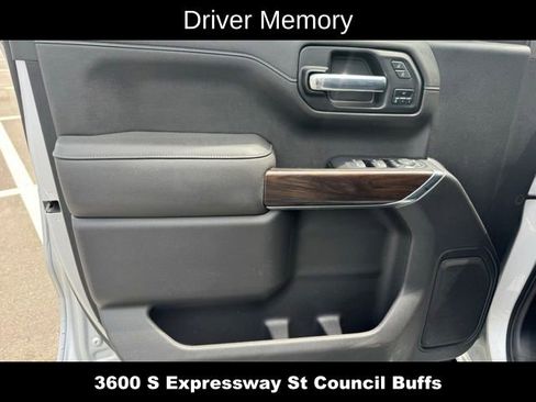 Used 2021 GMC Sierra 1500 SLT AWD/4WD image 17