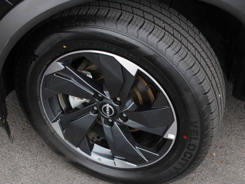 Used 2026 Nissan Rogue SV AWD/4WD image 19