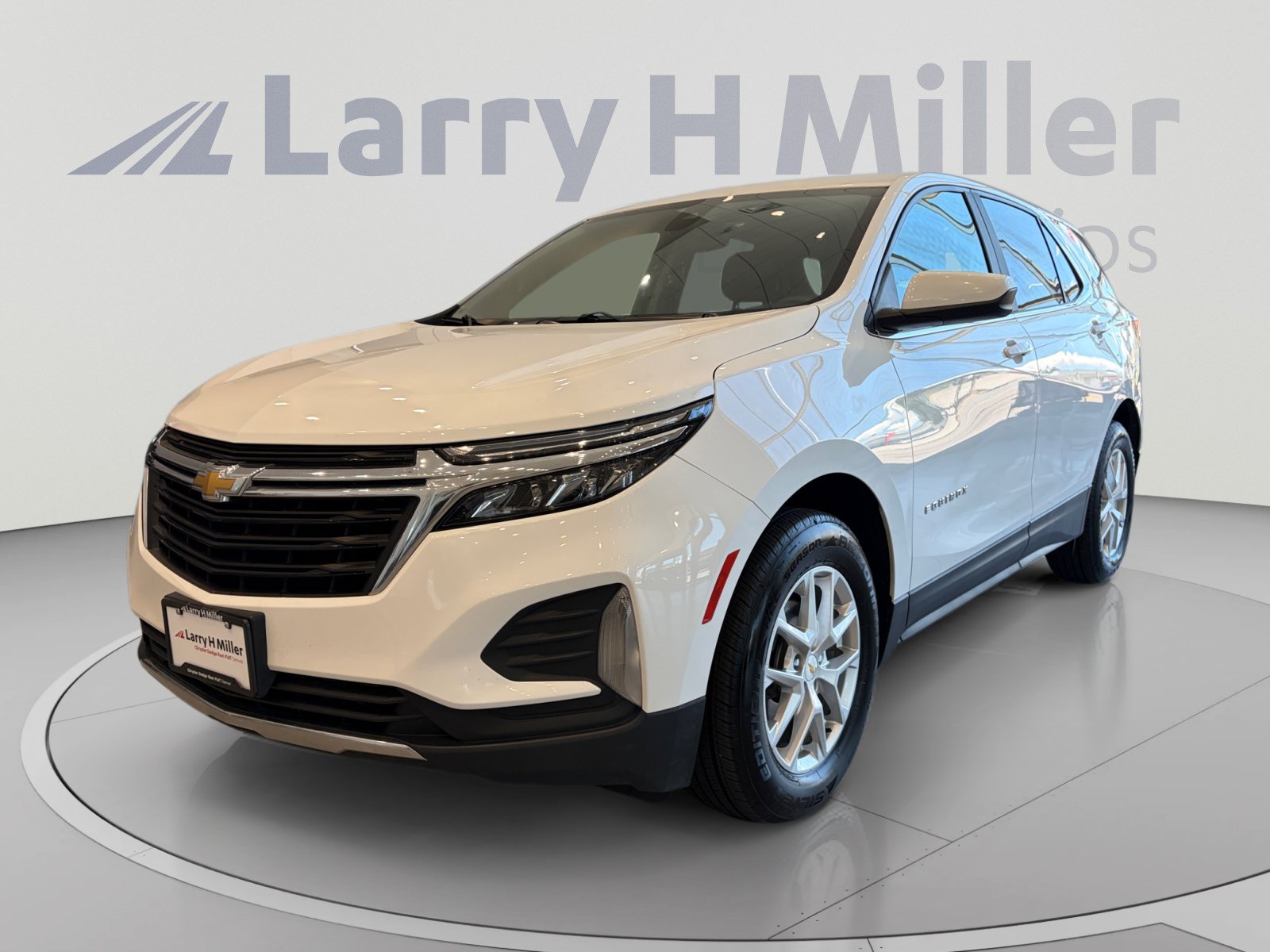 Used 2022 Chevrolet Equinox LT AWD/4WD image 1