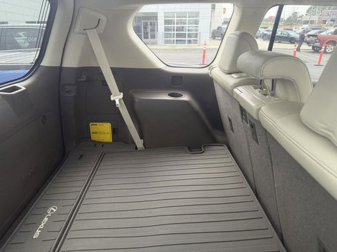 Used 2018 Lexus GX 460 Premium w/ Premium Package image 12