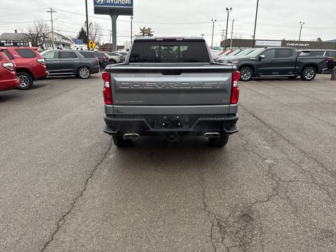 Used 2021 Chevrolet Silverado 1500 LT Trail Boss w/ Convenience Package II image 5