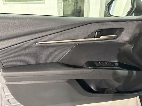 Used 2025 Toyota Camry SE w/ Convenience Package image 20