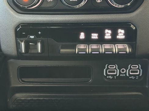 Used 2021 RAM 1500 Big Horn RWD image 24