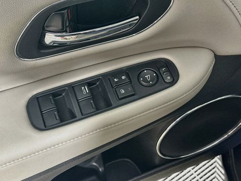 Used 2017 Honda HR-V EX-L image 18
