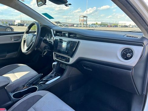 Used 2019 Toyota Corolla LE FWD image 4