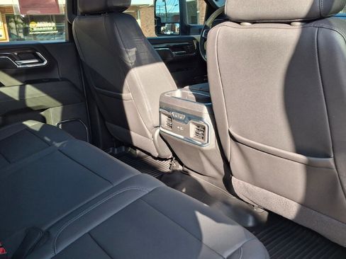 Used 2024 Chevrolet Silverado 2500 LTZ w/ LTZ Plus Package image 10