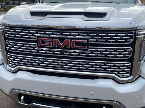 Used 2023 GMC Sierra 3500 Denali w/ Denali Ultimate Package image 9