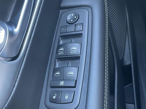 Certified 2024 Chrysler Pacifica Limited image 8