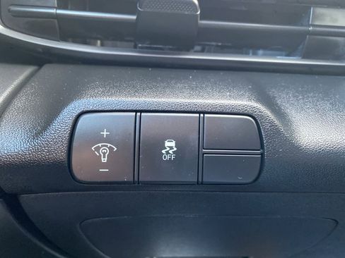 Certified 2025 Hyundai Elantra Sport image 22