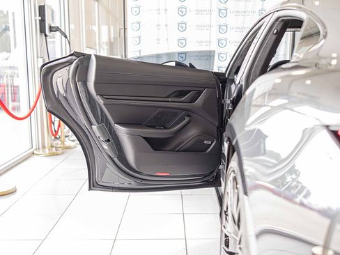 Used 2022 Porsche Taycan GTS image 36