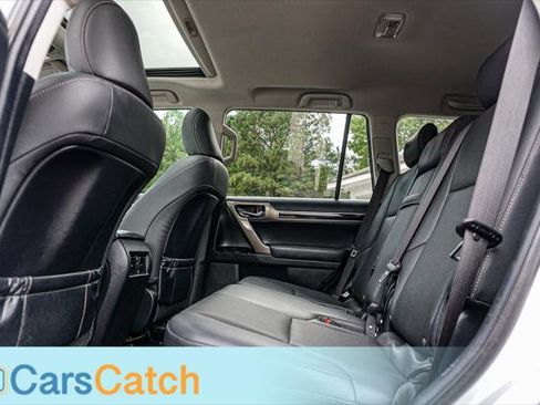 Used 2019 Lexus GX 460 w/ Navigation Package image 19