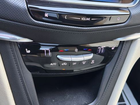 Used 2017 Cadillac XT5 Luxury w/ Driver Awareness Package image 21