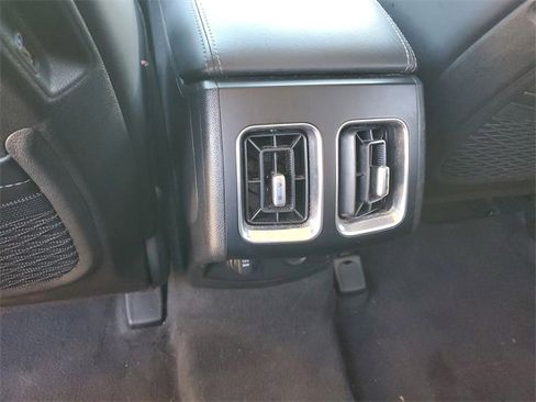 Used 2023 Kia Sorento S image 11