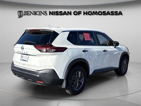 Certified 2021 Nissan Rogue S image 11