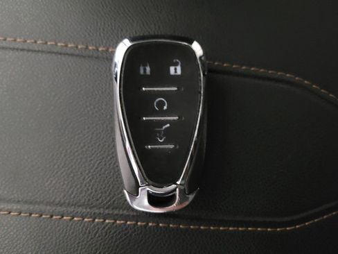 Used 2019 Chevrolet Traverse LT AWD/4WD image 32
