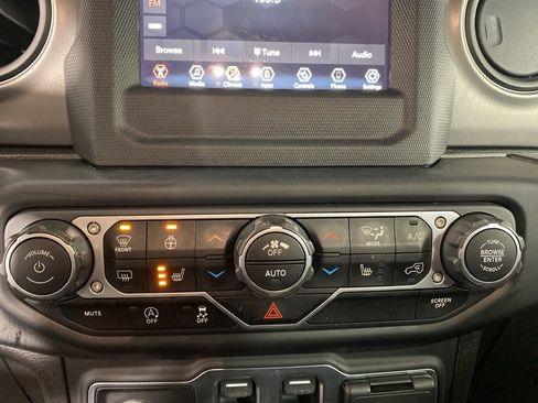 Used 2021 Jeep Wrangler Sport image 5