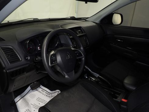 Used 2020 Mitsubishi Outlander Sport ES FWD image 8