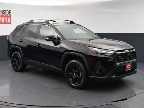 Used 2025 Toyota RAV4 XLE image 6