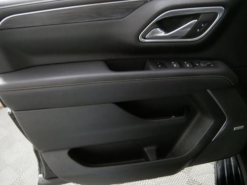 Used 2023 GMC Yukon SLT AWD/4WD image 15